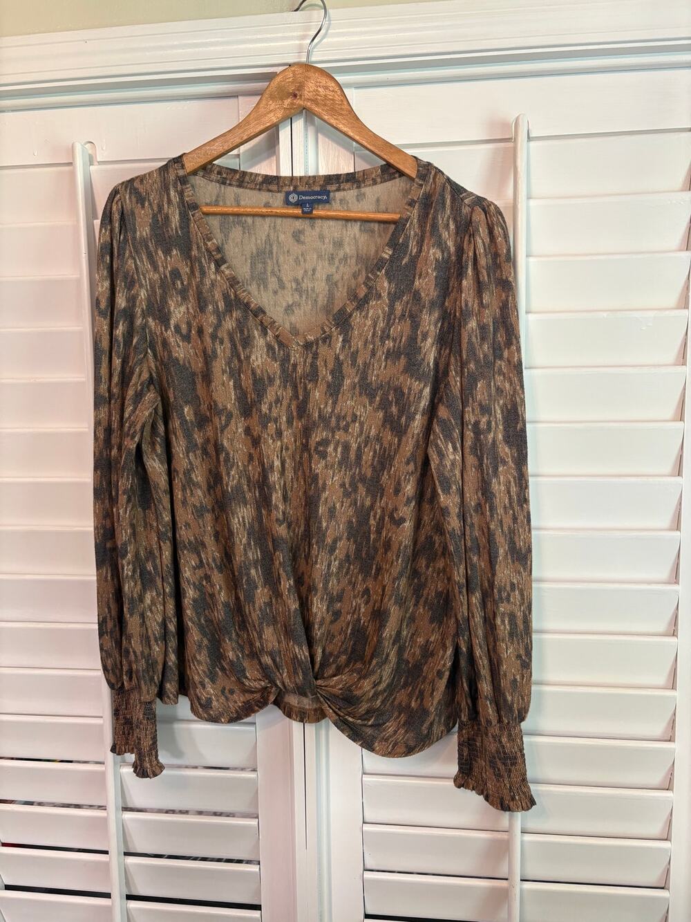 Democracy Brown And Black Animal Print Blouse Size Large‎